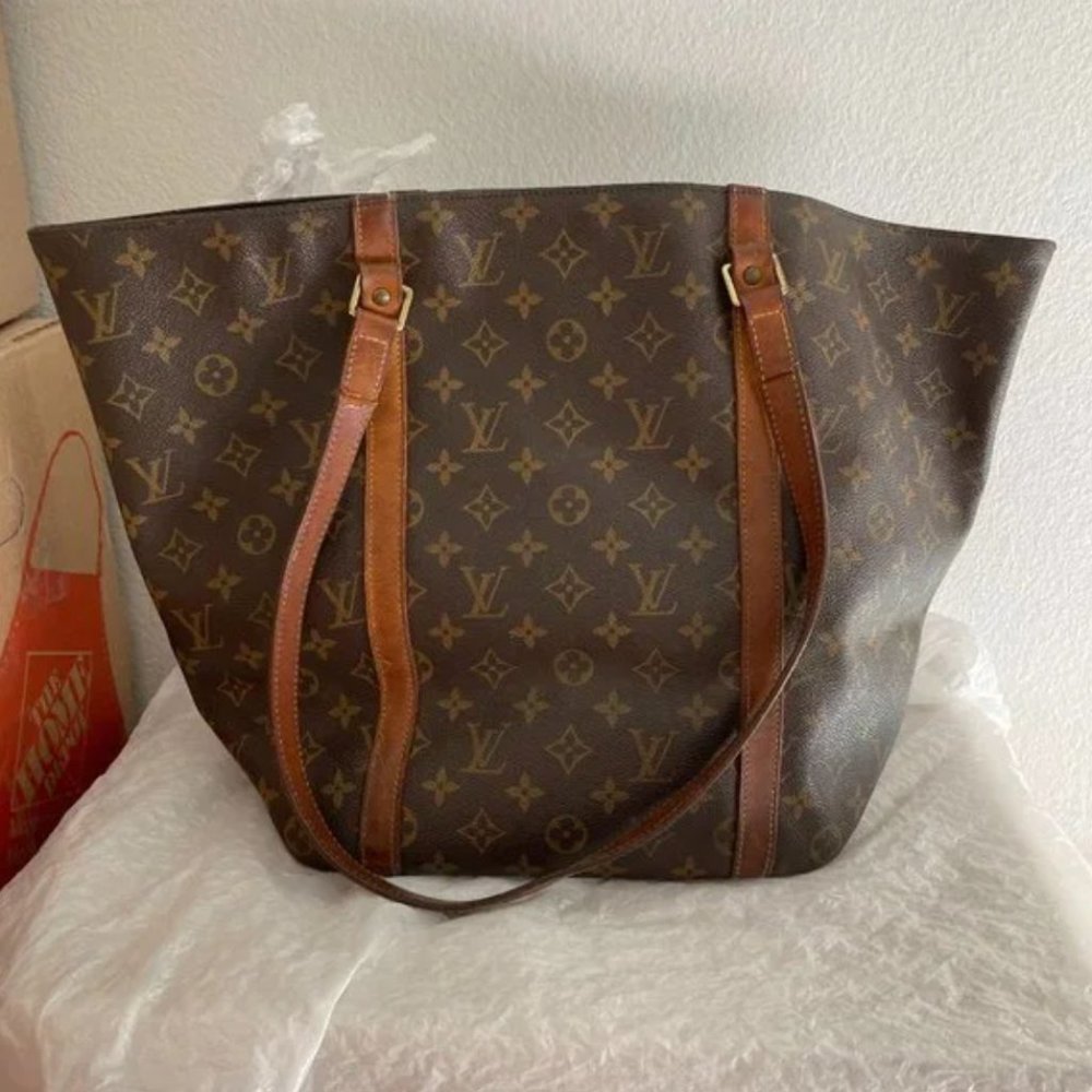 Louis Vuitton Sac shopping bag